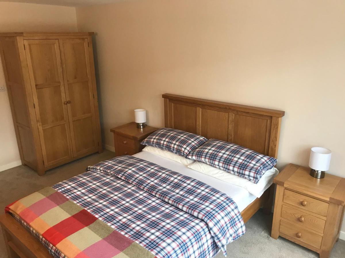Borrodale, One Bedroom Apartment With Balcony And Loch View. Fort William Exteriör bild